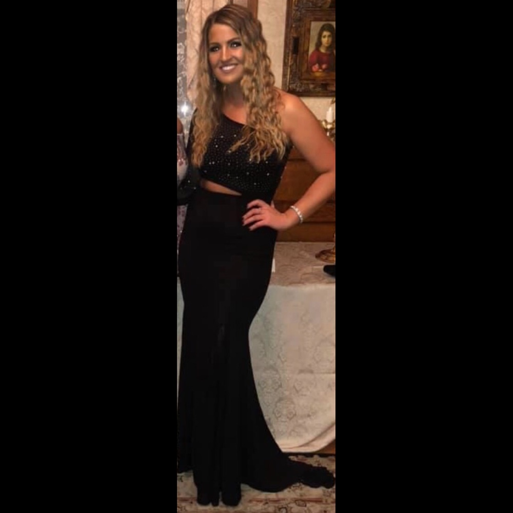 One Sleeve Black Formal Gown